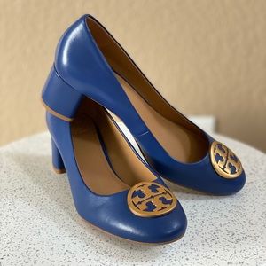 Tory Burch Gold Logo Blue Pumps